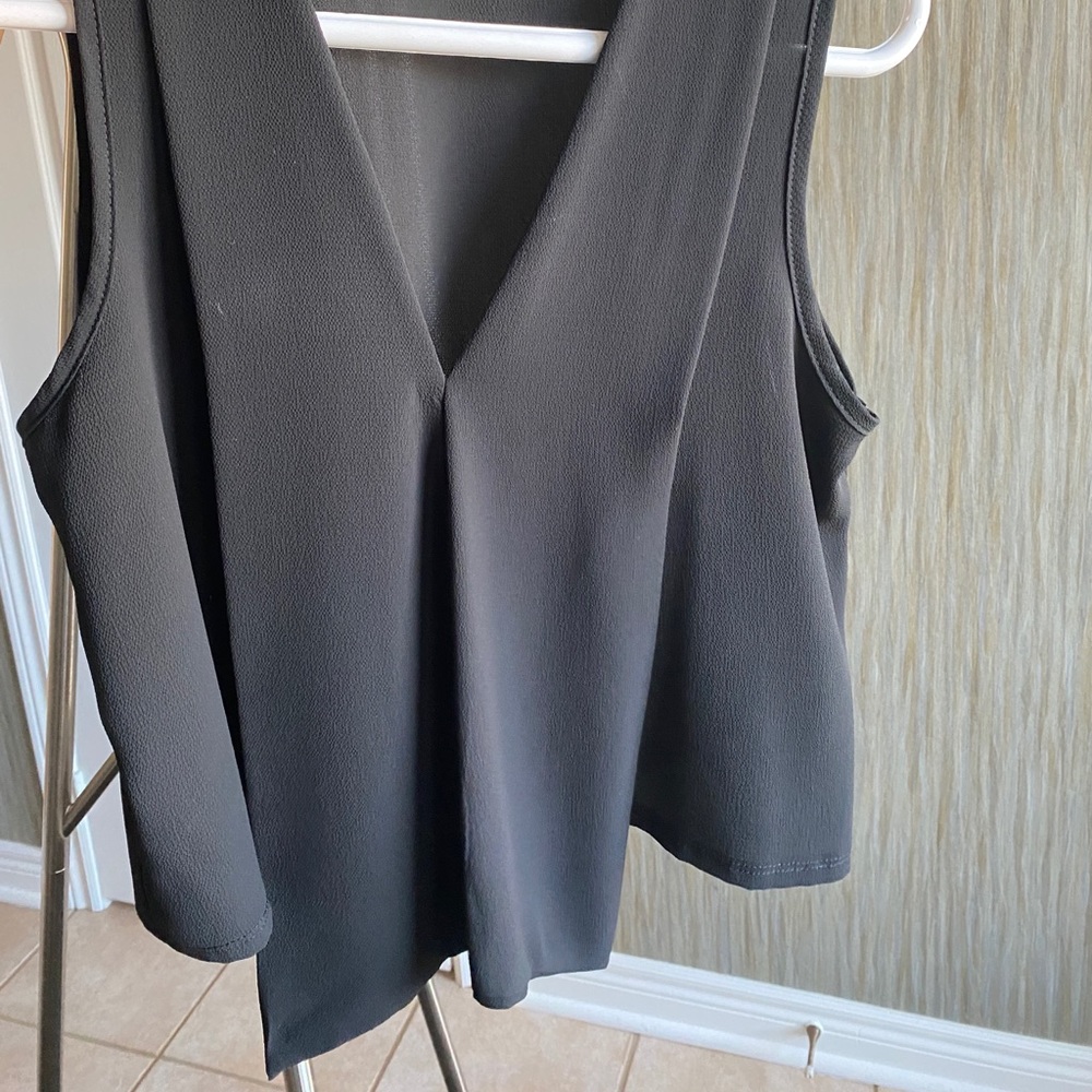 blouse - Picture 2 of 3